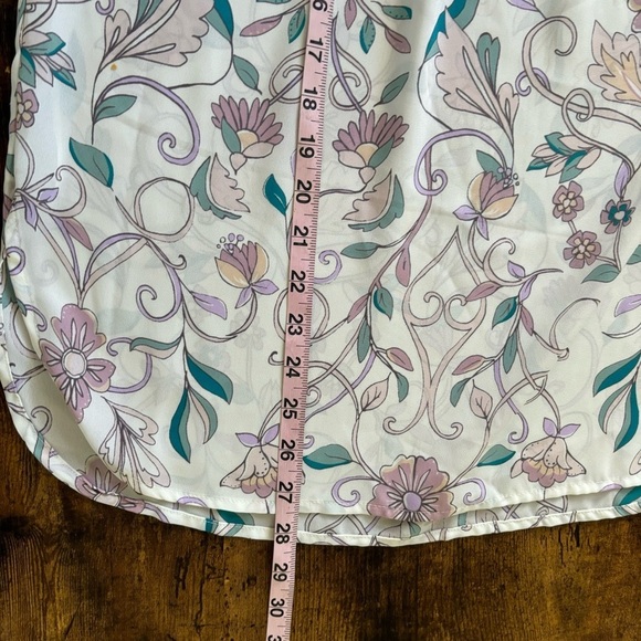 LC Lauren Conrad Floral Print Blouse Size Medium - Picture 9 of 9